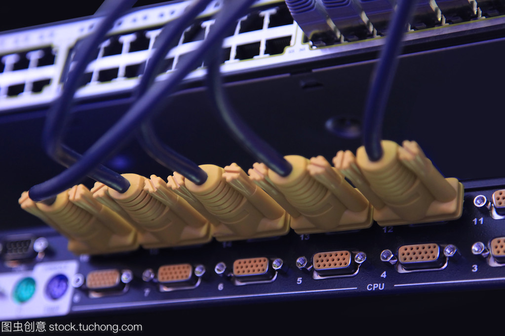 信息技術(shù)與計(jì)算機(jī)網(wǎng)絡(luò) 現(xiàn)代社會(huì)的數(shù)字化基石